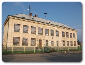 Budova školy v Bolehošti